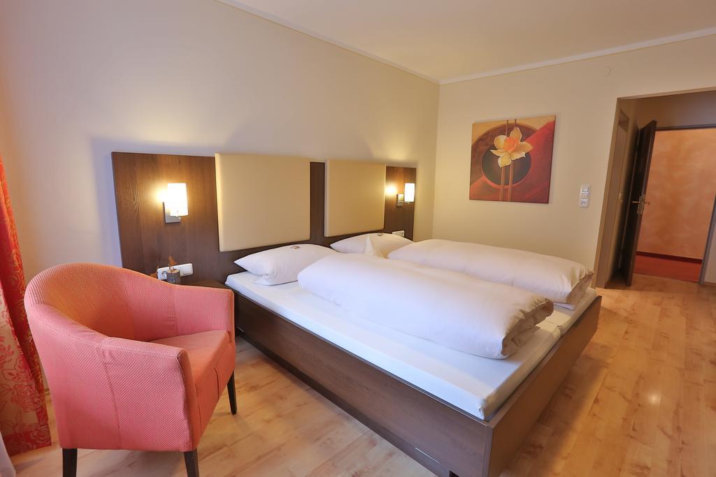 Hotel Bockmaier Oberpframmern Kültér fotó