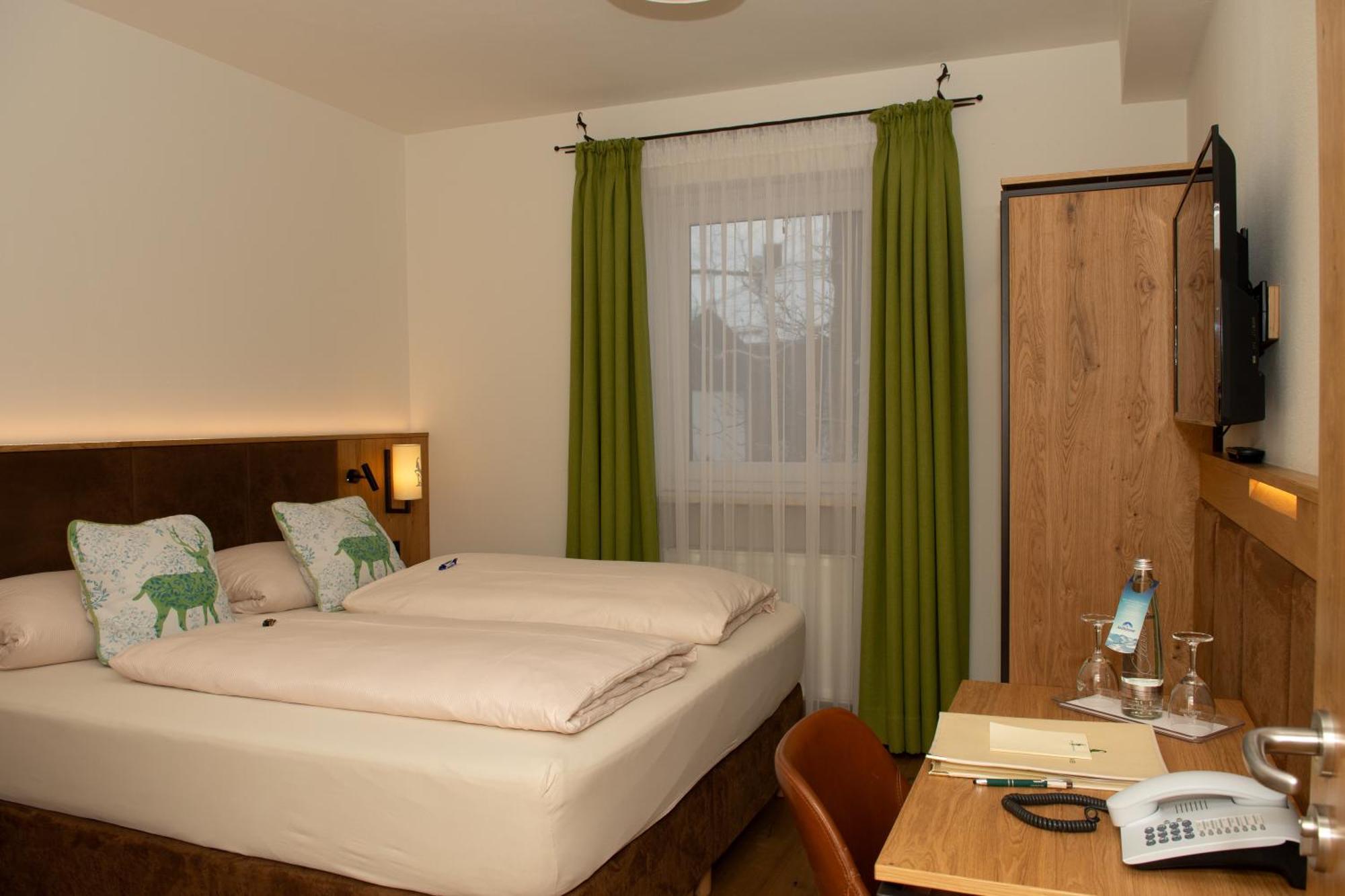 Hotel Bockmaier Oberpframmern Kültér fotó