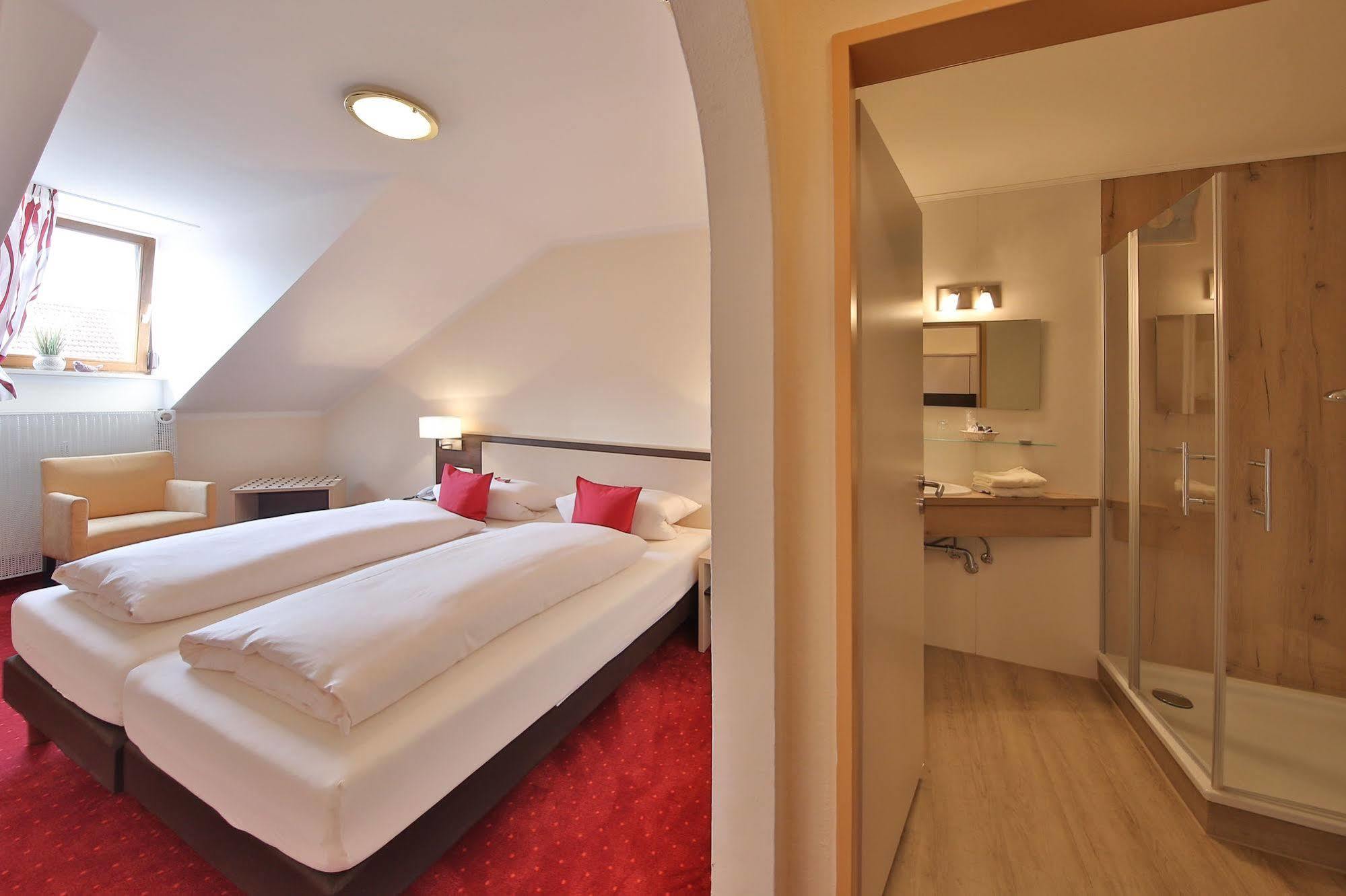 Hotel Bockmaier Oberpframmern Kültér fotó