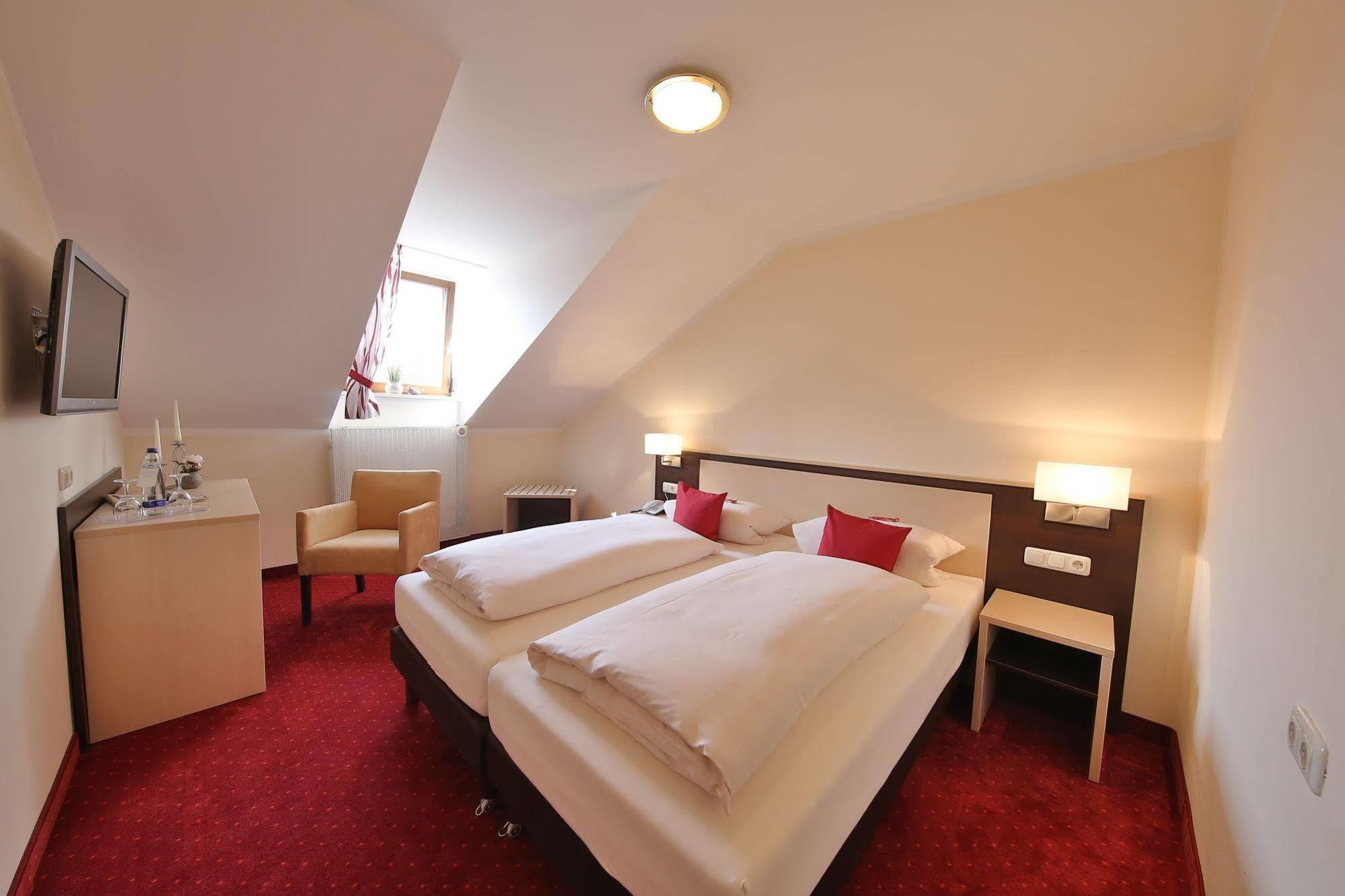 Hotel Bockmaier Oberpframmern Kültér fotó