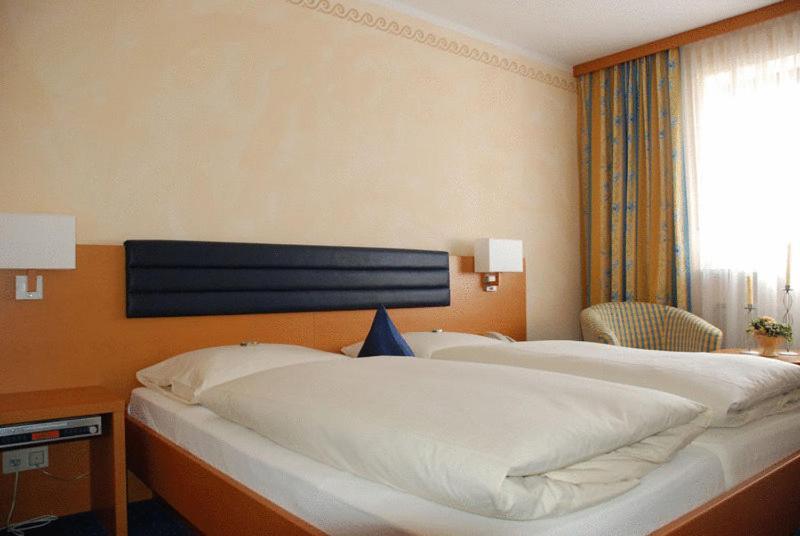 Hotel Bockmaier Oberpframmern Szoba fotó
